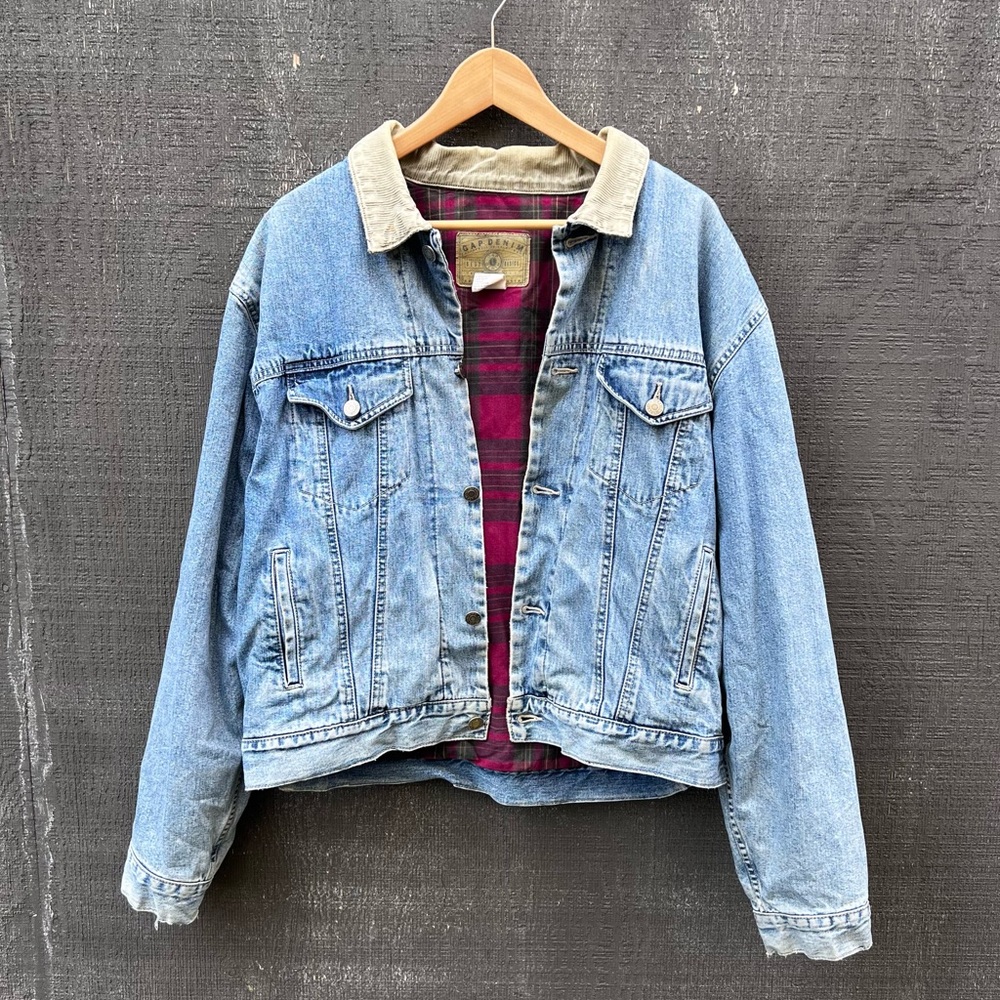 Vintage Gap denim jacket/jean jacket/ trucker jacket